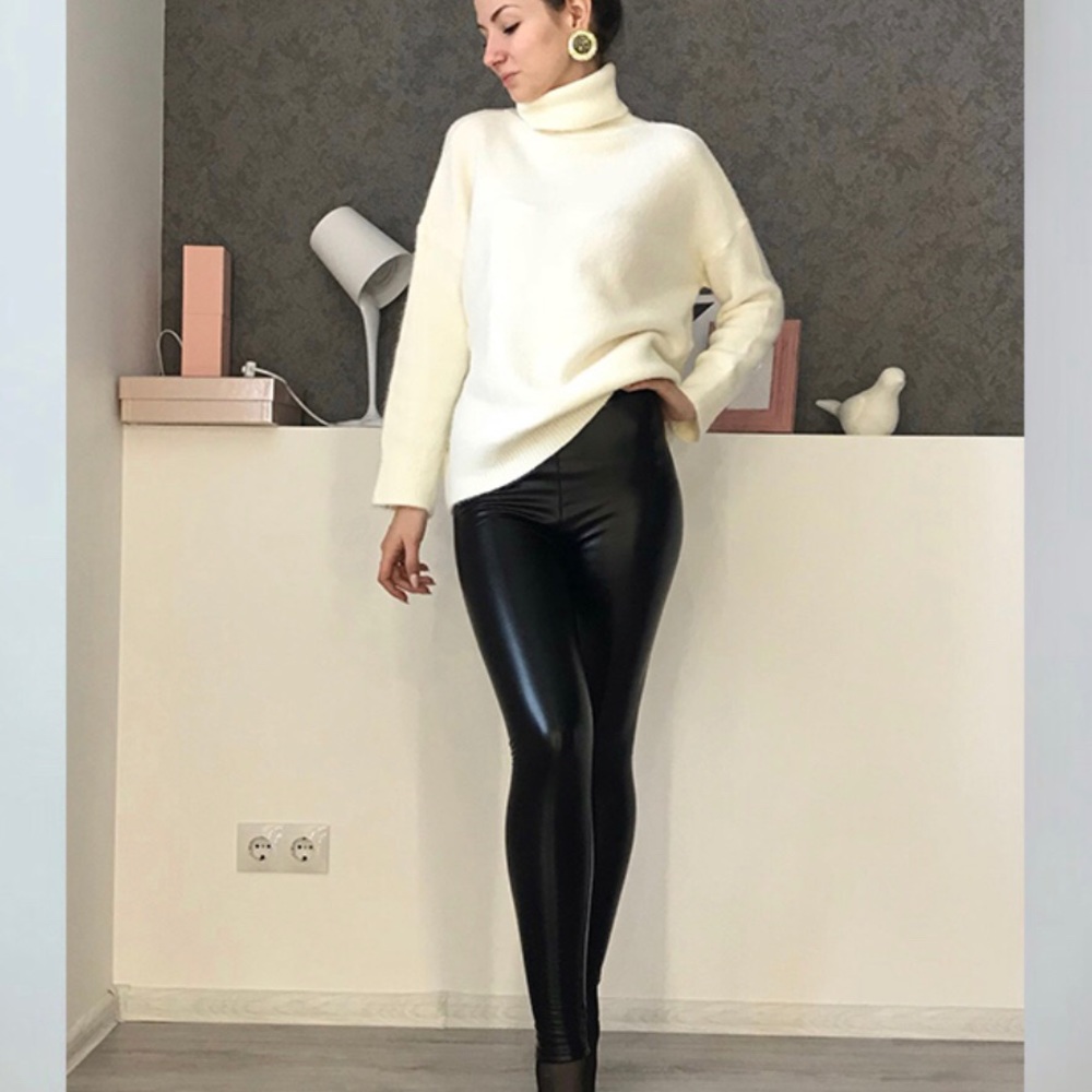 FLEECE LINED VEGAN LEATHER LEGGINGS - Picture 4 of 8